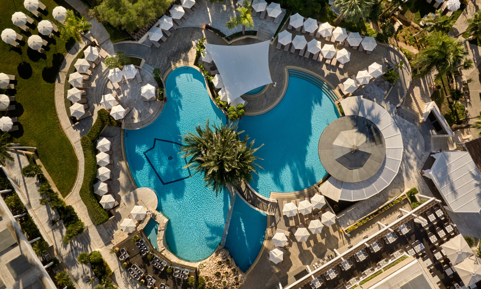Mediterranean Beach Hotel Limassol photo