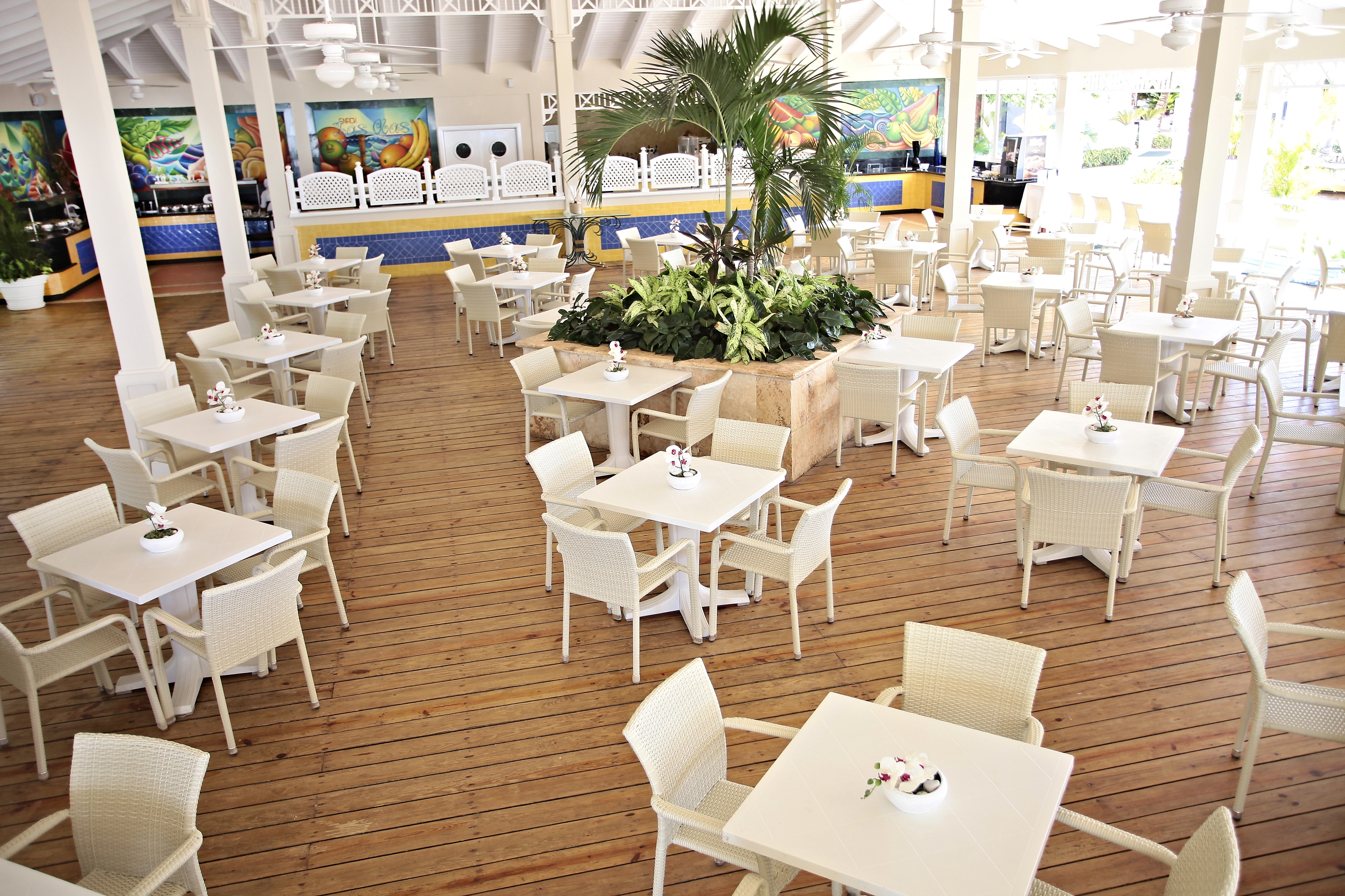 Las Olas Restaurant
